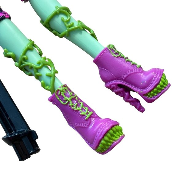 MONSTER HIGH Venus McFlytrap FIRST WAVE Daughter of Plant Monster 2011 - Picture 6 of 9